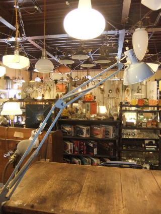  �X�C�x�����C�g�@�A���e�B�[�N�Ɩ��@�����v�@���C�g�@�g������